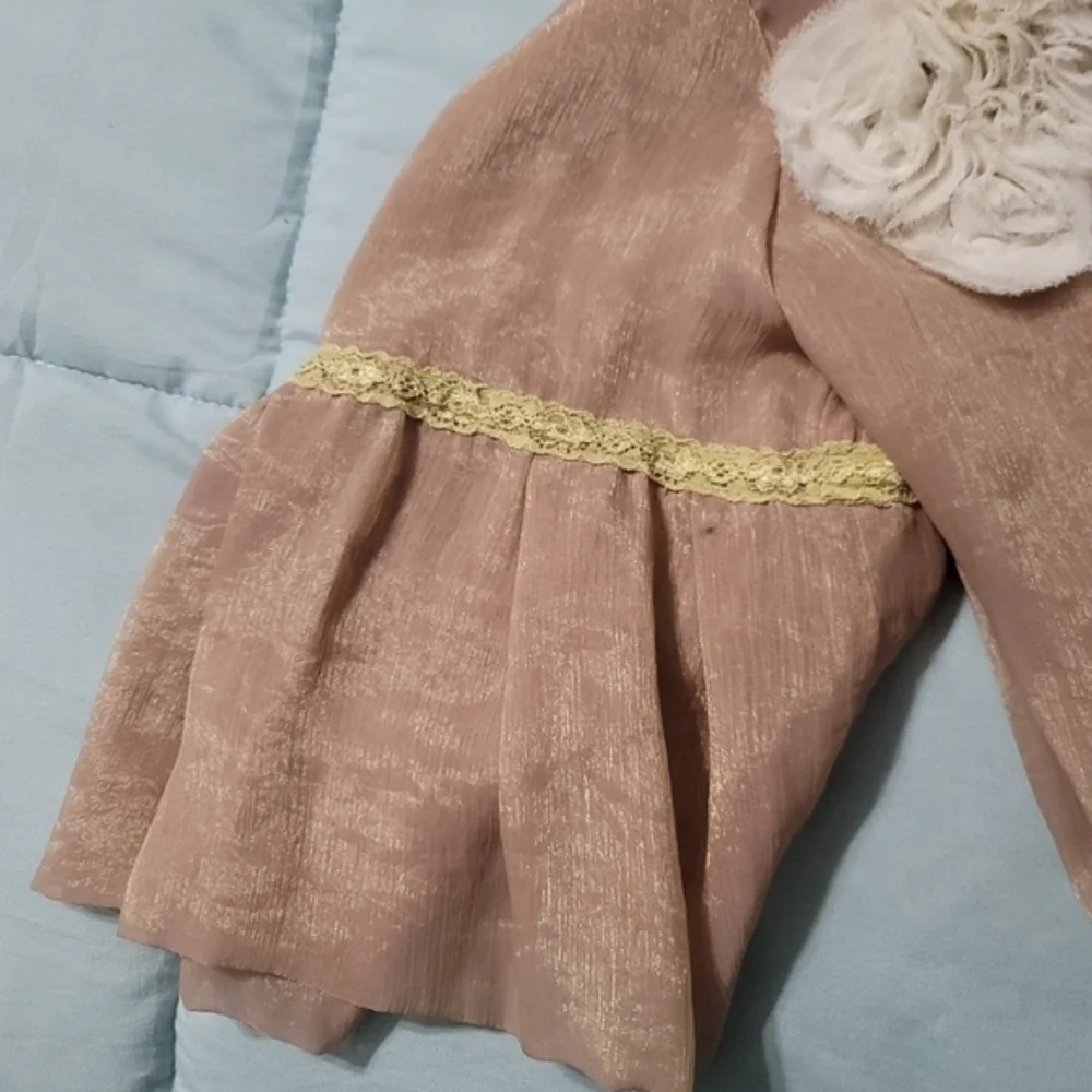Pretty Angel Tan/Gold Silk Blend Short Flutter Sleeve Floral Top Women’s M - Picture 9 of 11
